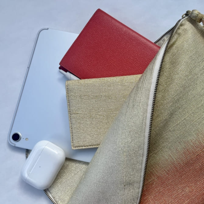 クラッチバッグ